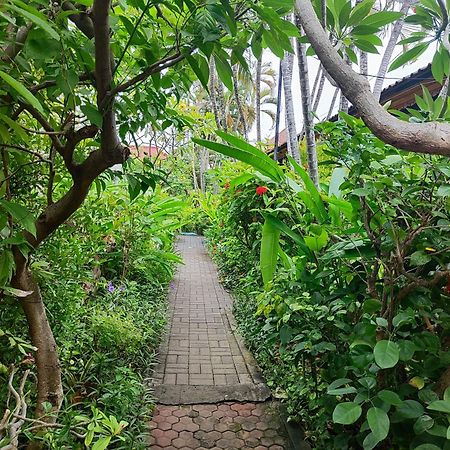Legian Adus Beach Inn מראה חיצוני תמונה