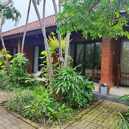 Legian Adus Beach Inn מראה חיצוני תמונה