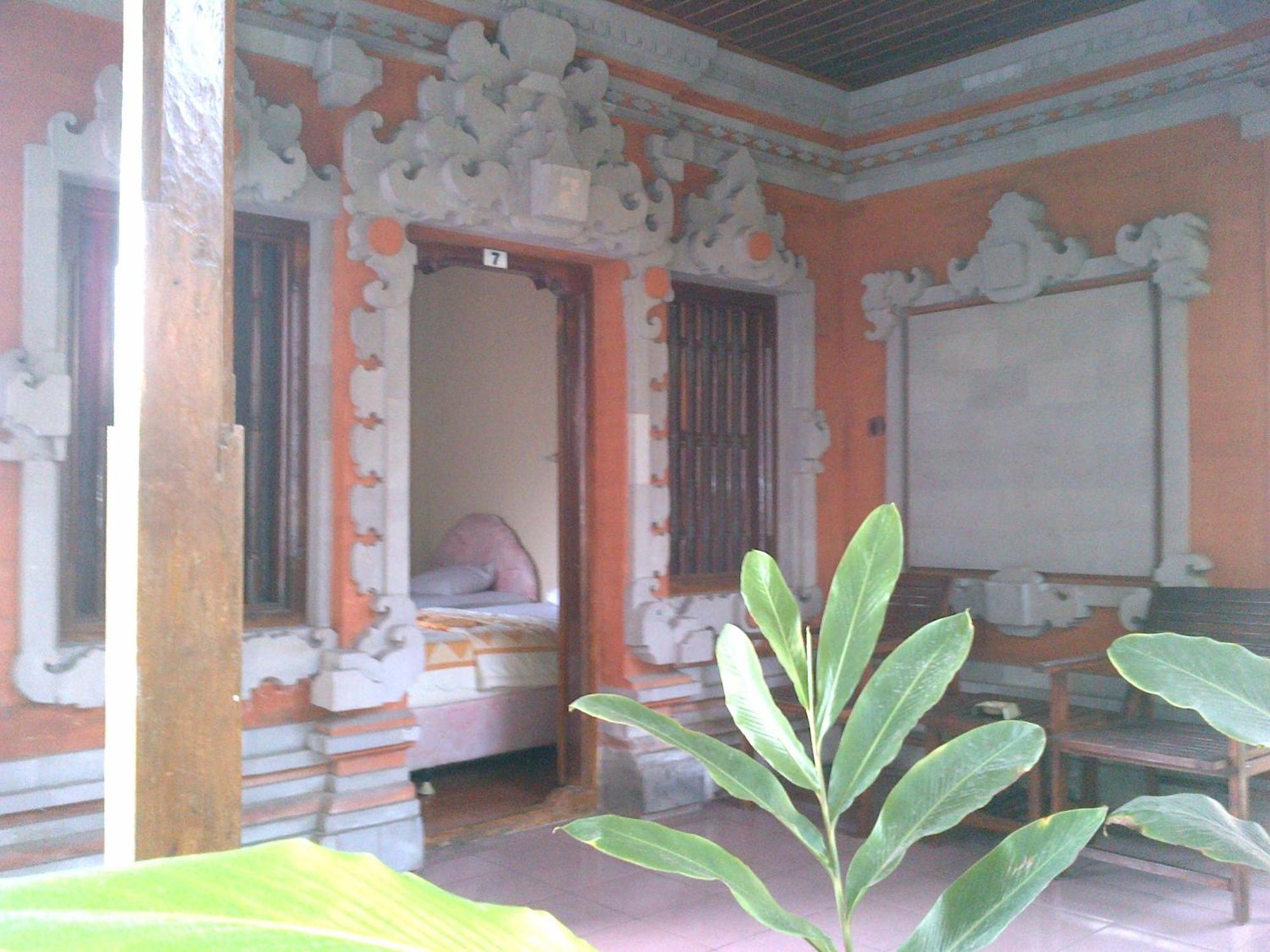 Legian Adus Beach Inn מראה חיצוני תמונה