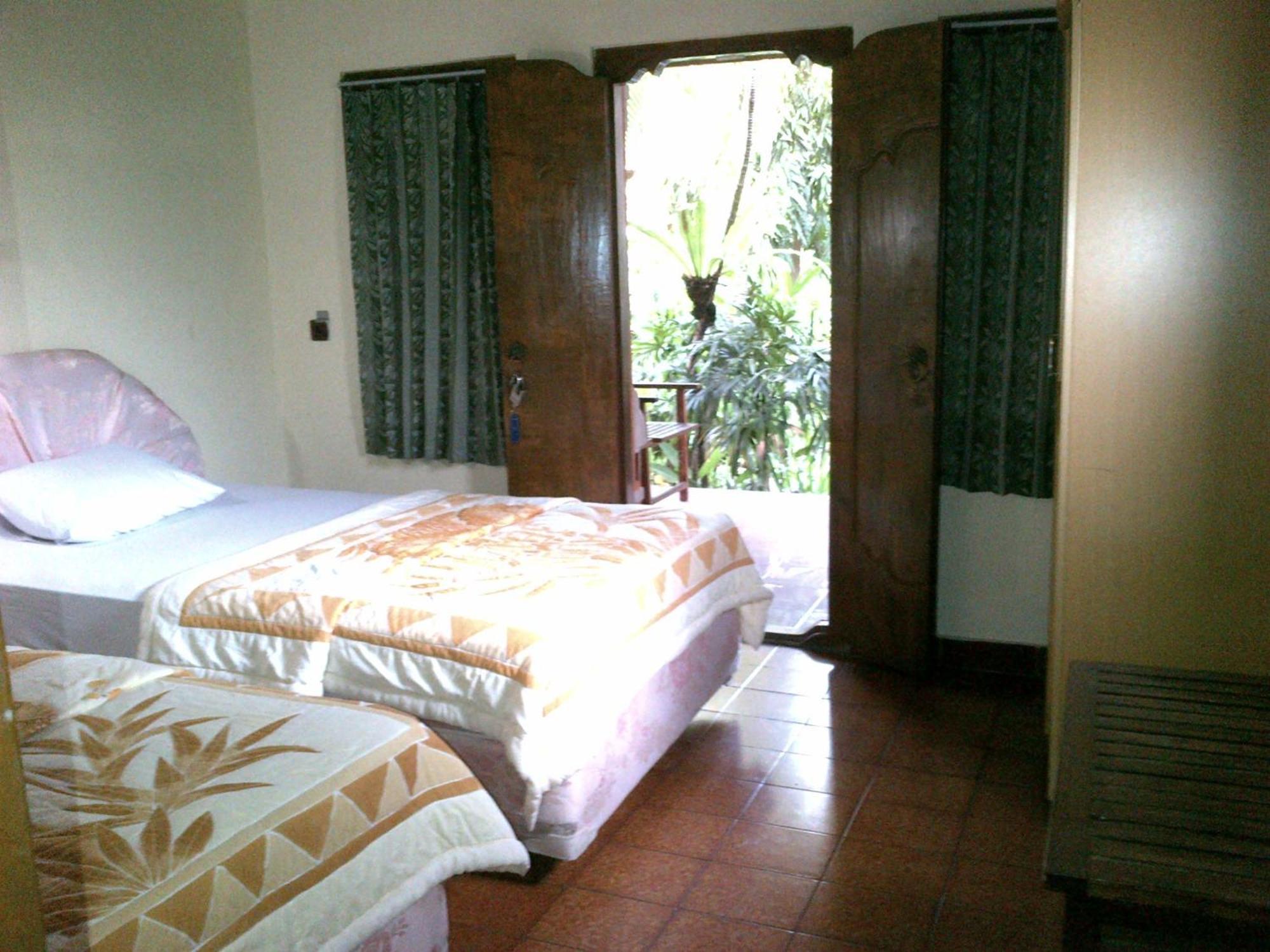 Legian Adus Beach Inn מראה חיצוני תמונה