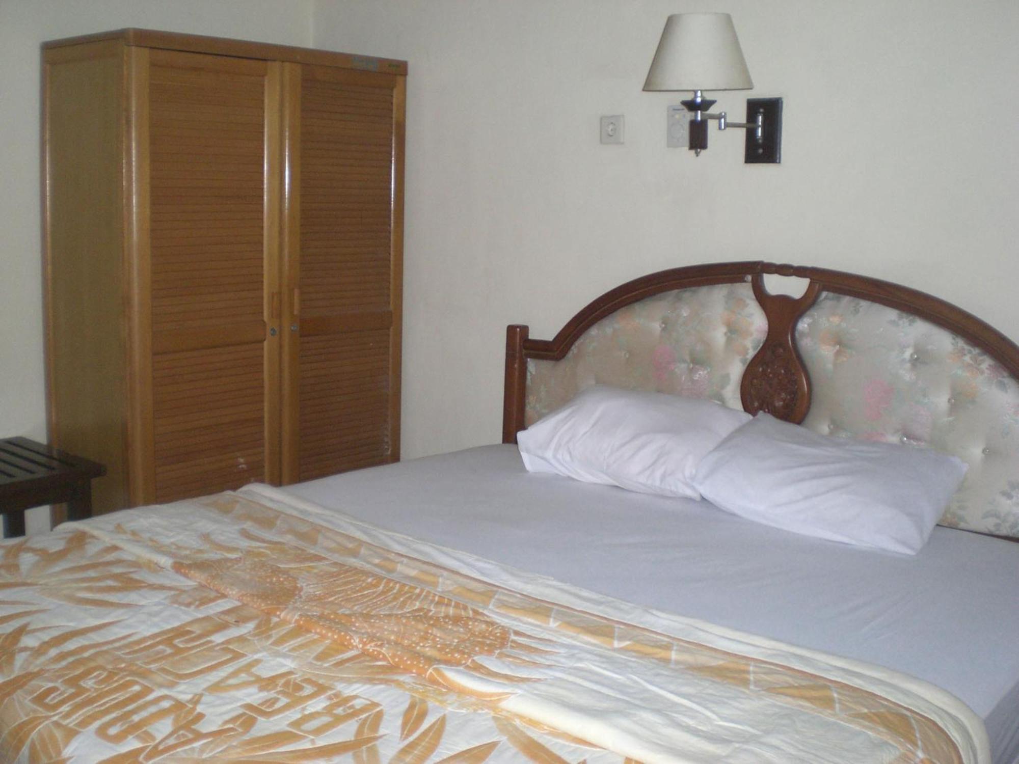 Legian Adus Beach Inn מראה חיצוני תמונה