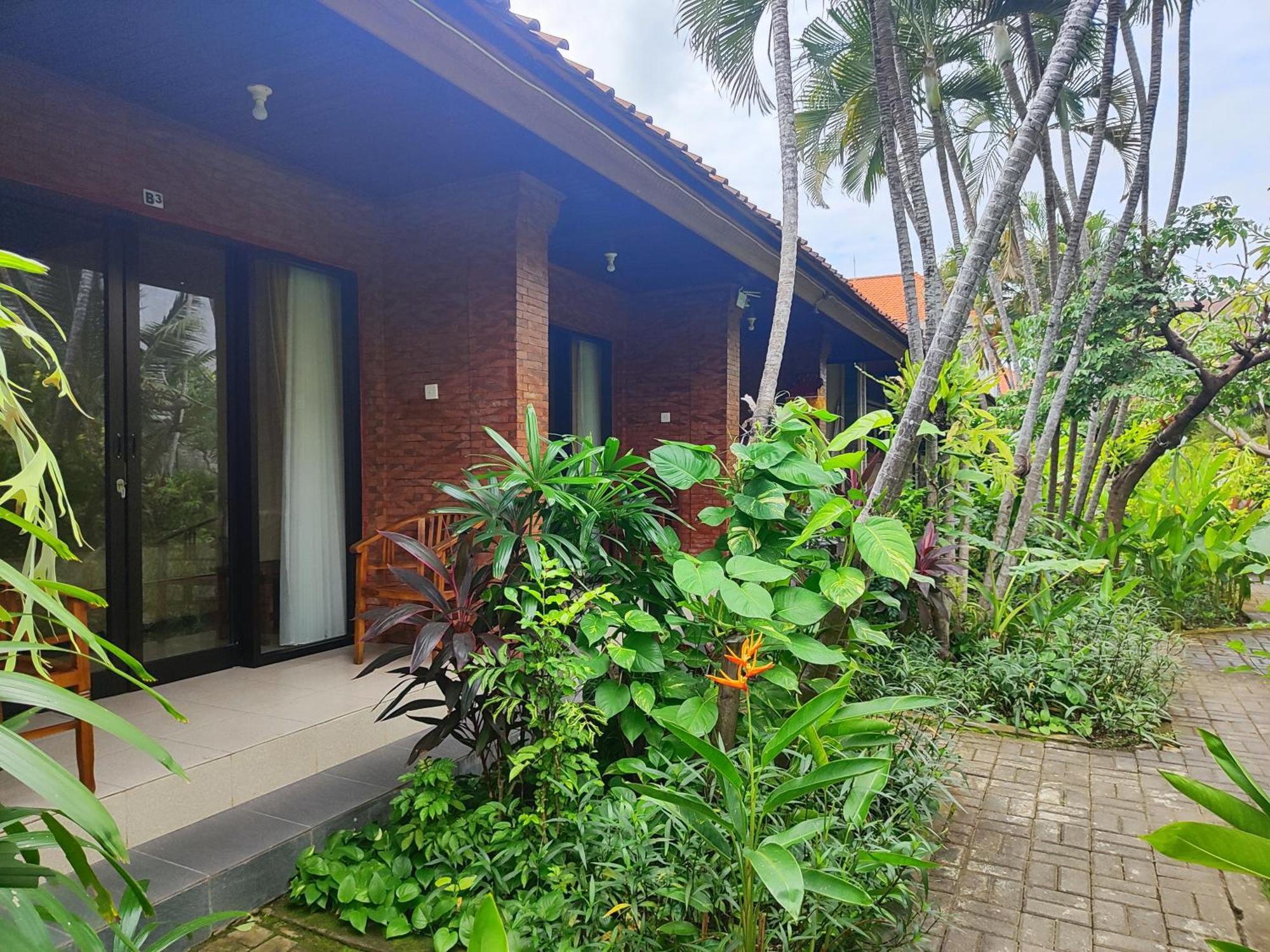 Legian Adus Beach Inn מראה חיצוני תמונה