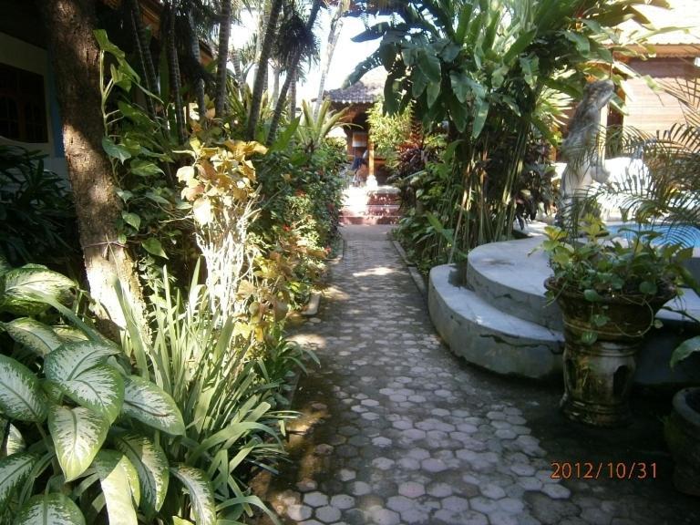 Legian Adus Beach Inn מראה חיצוני תמונה