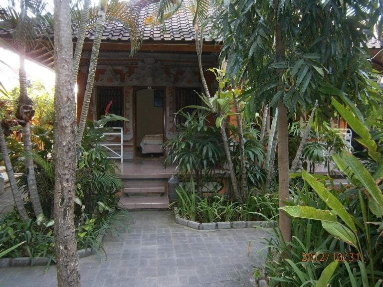 Legian Adus Beach Inn מראה חיצוני תמונה
