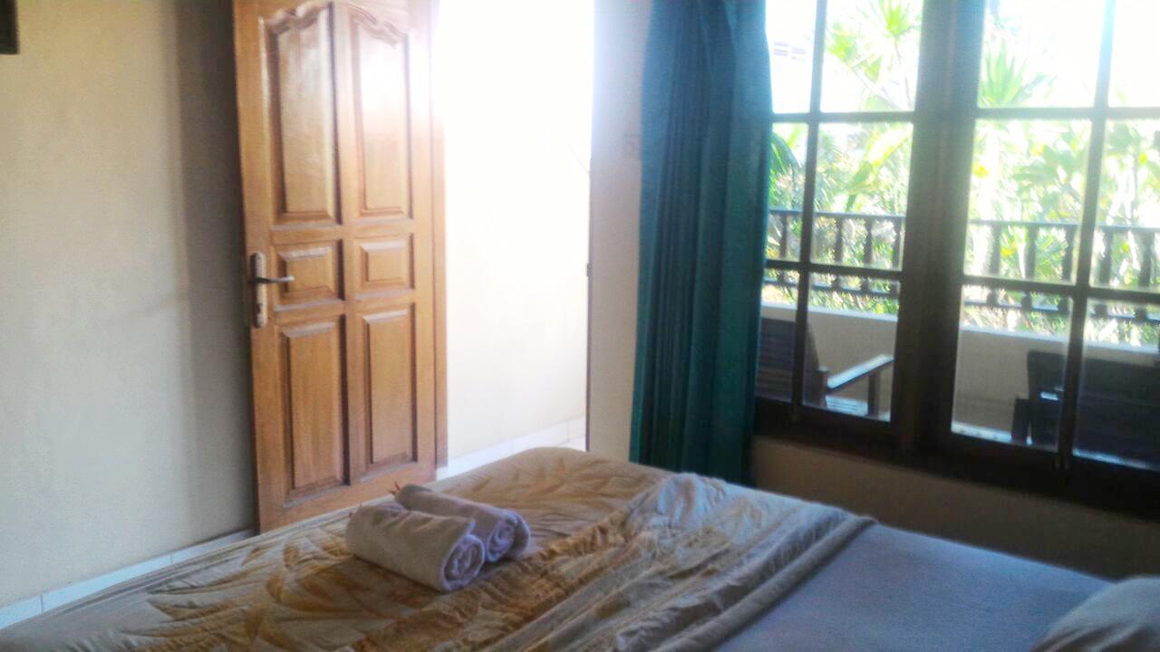 Legian Adus Beach Inn מראה חיצוני תמונה